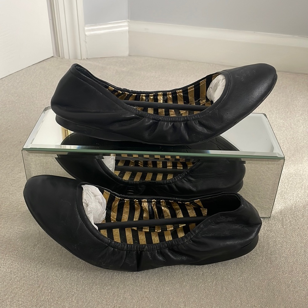 LAUREN Ralph Lauren black ballet flats